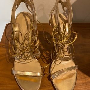 Chelsea Paris Gold heels